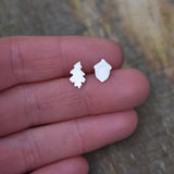 Oak Leaf and Acorn Asymmetrical Studs in Brushed Recycled Silver